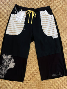 Ladies Size S "Black & Gold Mt. Fuji" Breezy Capri