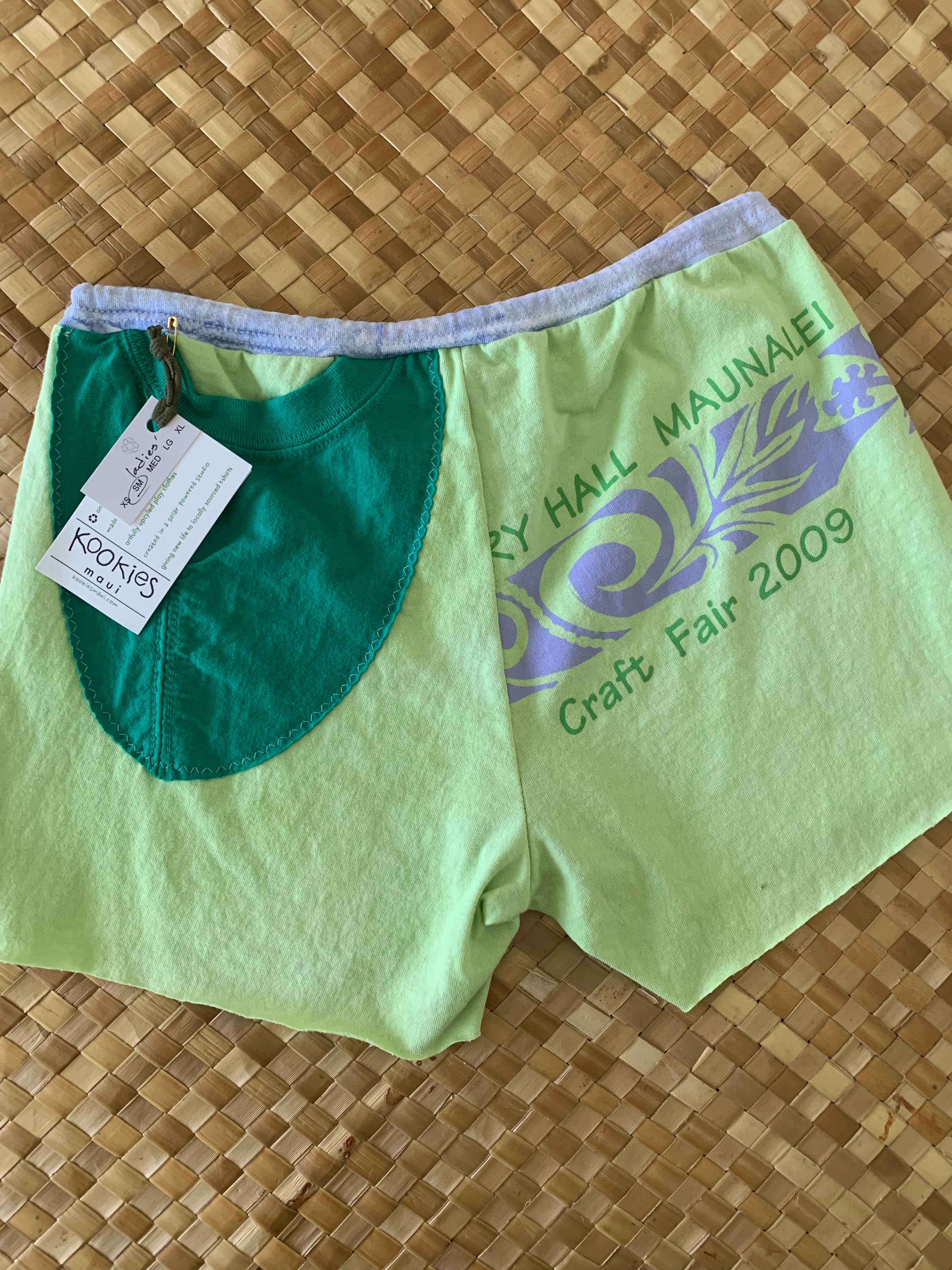 Ladies Size S "Green & Purple Maunalei" Simple Shorty Shorts