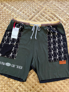 Mens Size M "Black Skeletons Maui Dads are Aurite" Kanikapila Shorts