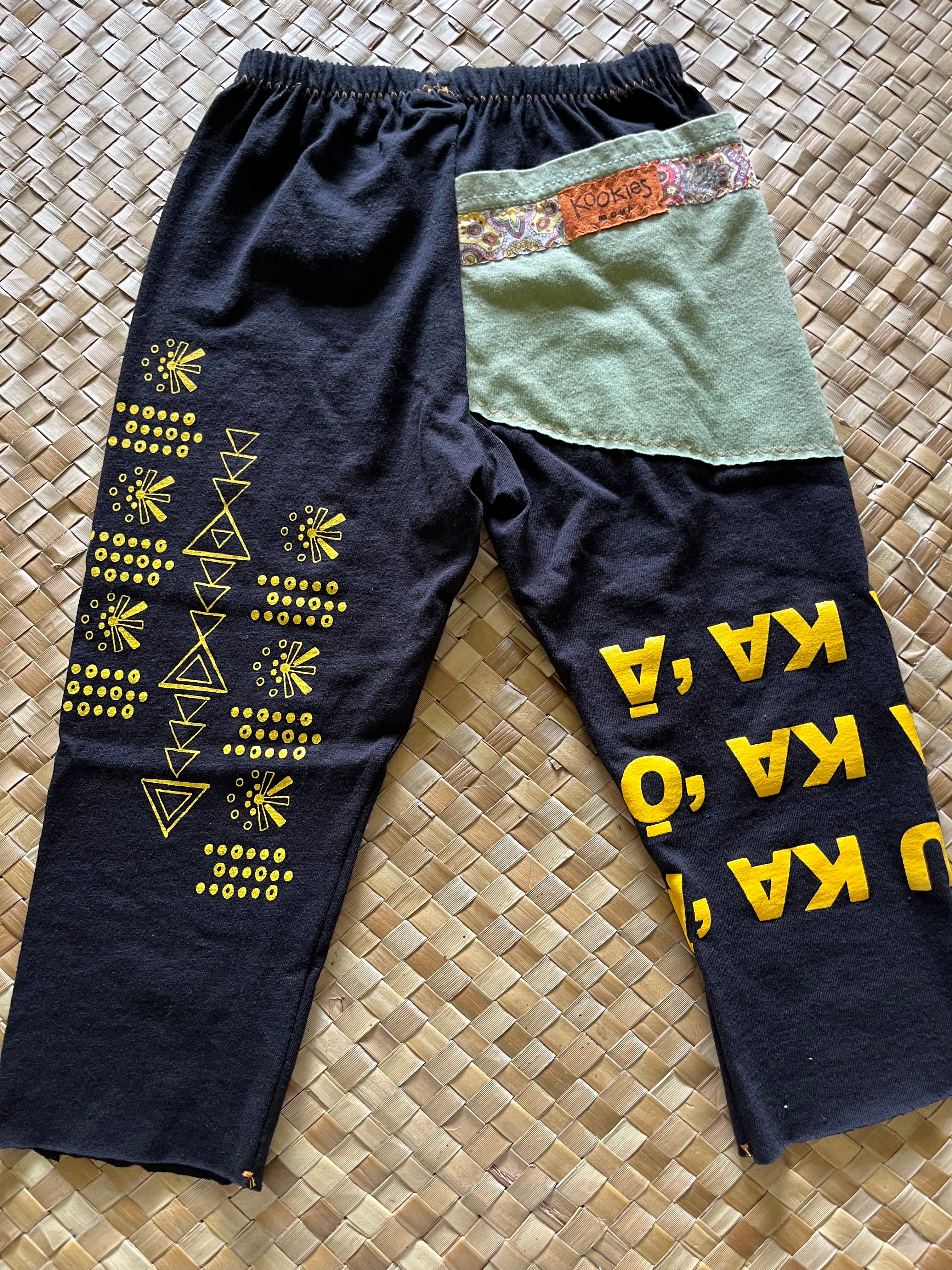 Kids Size 4 "Black & Yellow Olelo" ʻOpihi Picker Pants