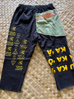 Load image into Gallery viewer, Kids Size 4 &quot;Black &amp; Yellow Olelo&quot; ʻOpihi Picker Pants
