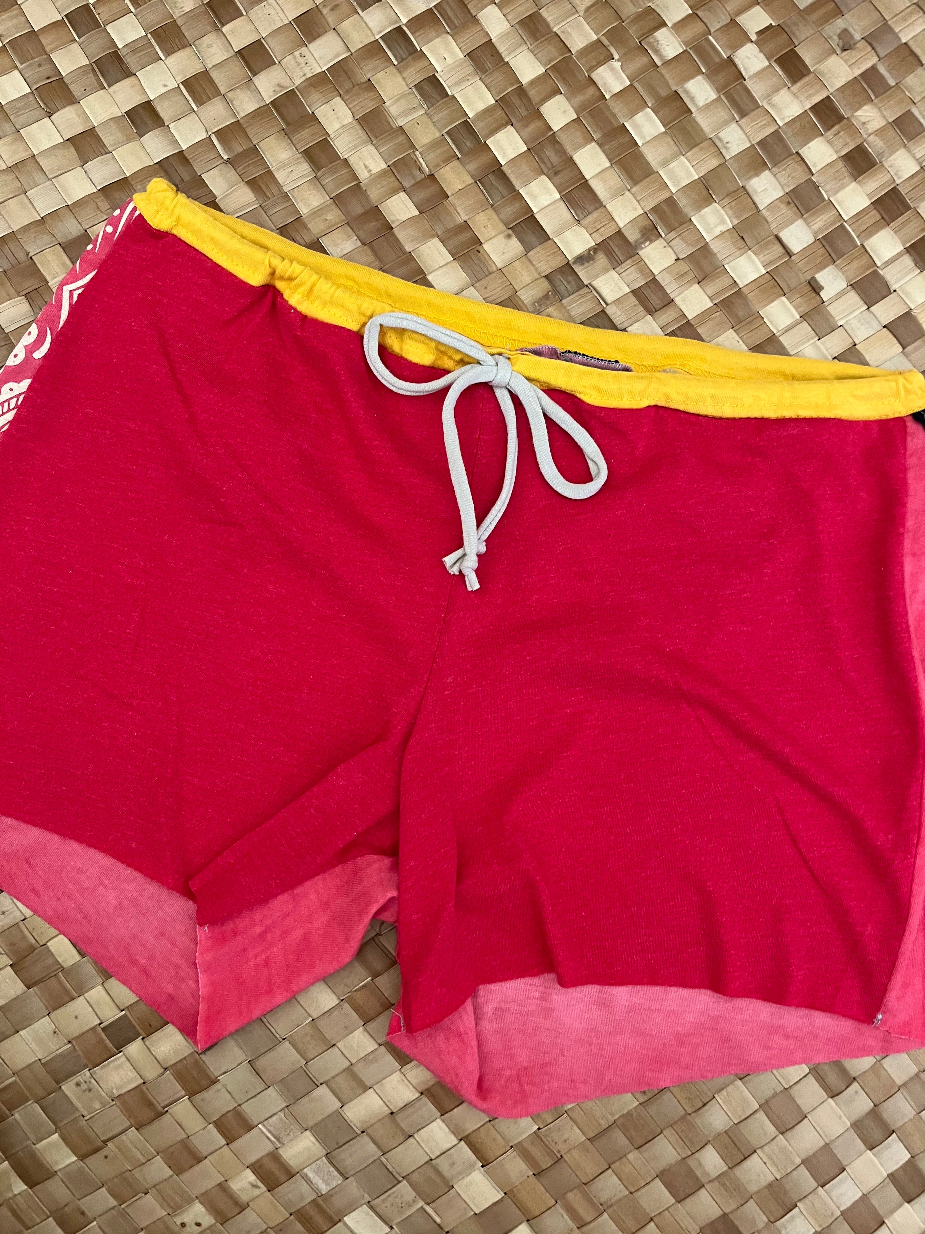 Ladies Size M "Red & Black Day of the Dead" Simple Shorty