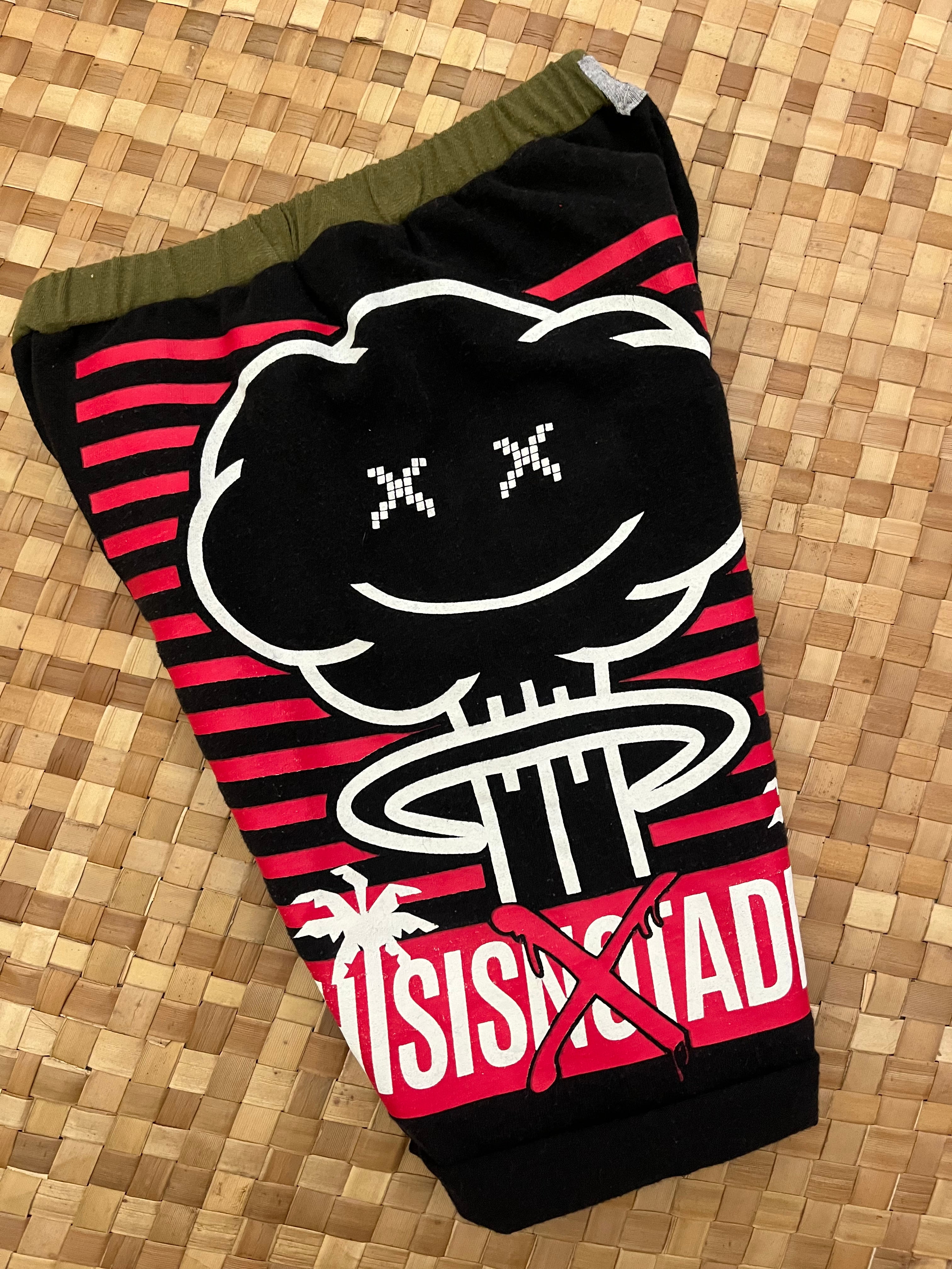 Kids Size 8 "Red & Black Cloud" Beach Comber Shorts