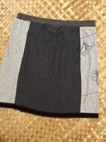 Load image into Gallery viewer, Ladies Size M &quot;Gray &amp; Slate Flowers&quot; Short Pencil Skirt
