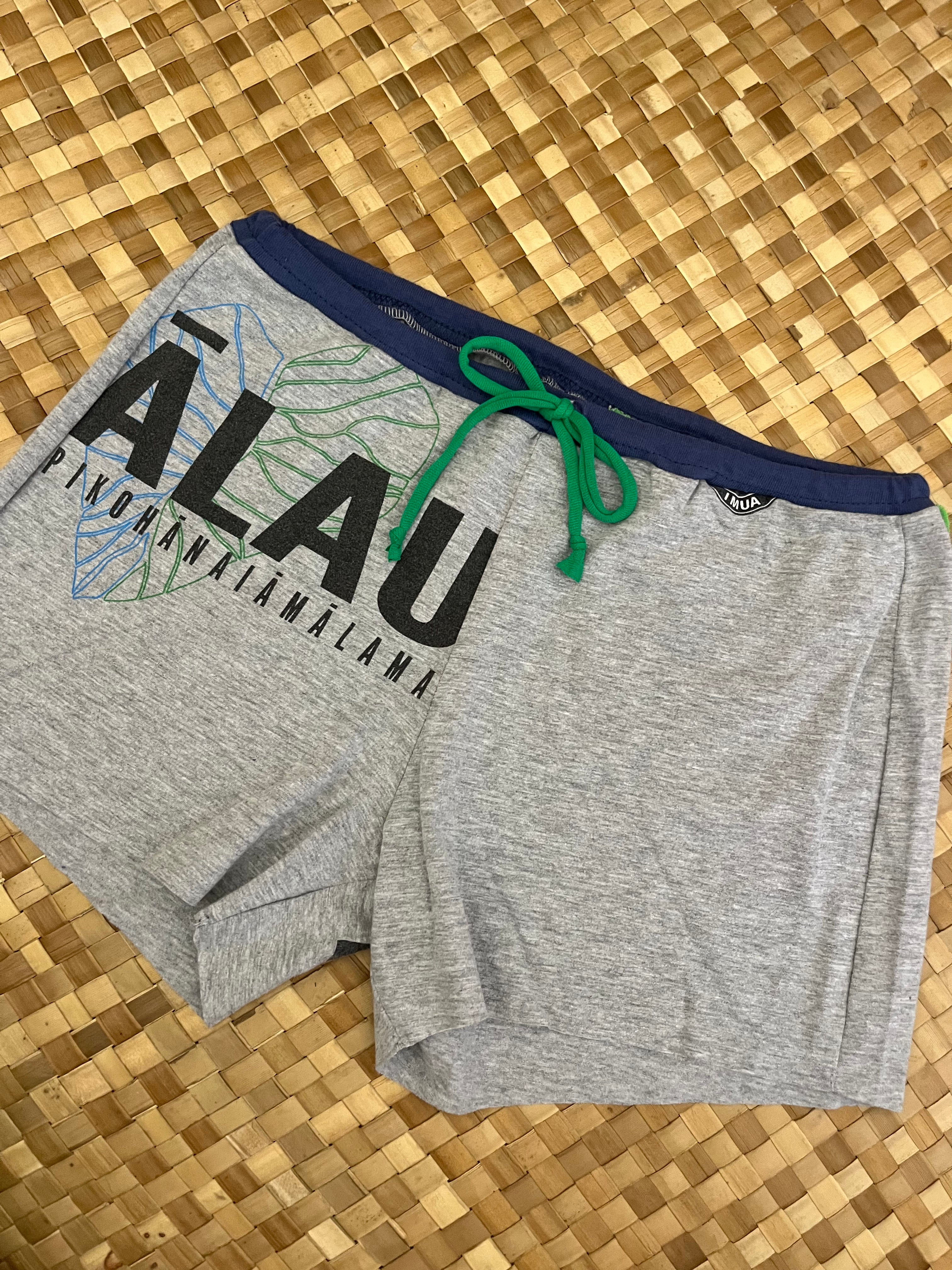 Ladies Size S "Grey & Green Kalo Leaf" Simple Shorty