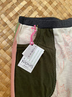 Load image into Gallery viewer, Ladies Size M &quot;Pastel Maui Brewers Fest&quot; Flutter Pants
