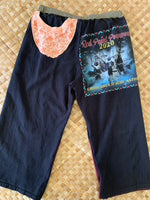Load image into Gallery viewer, Ladies Size XS &quot;Black &amp; Reds Native American&quot; Breezy Capri
