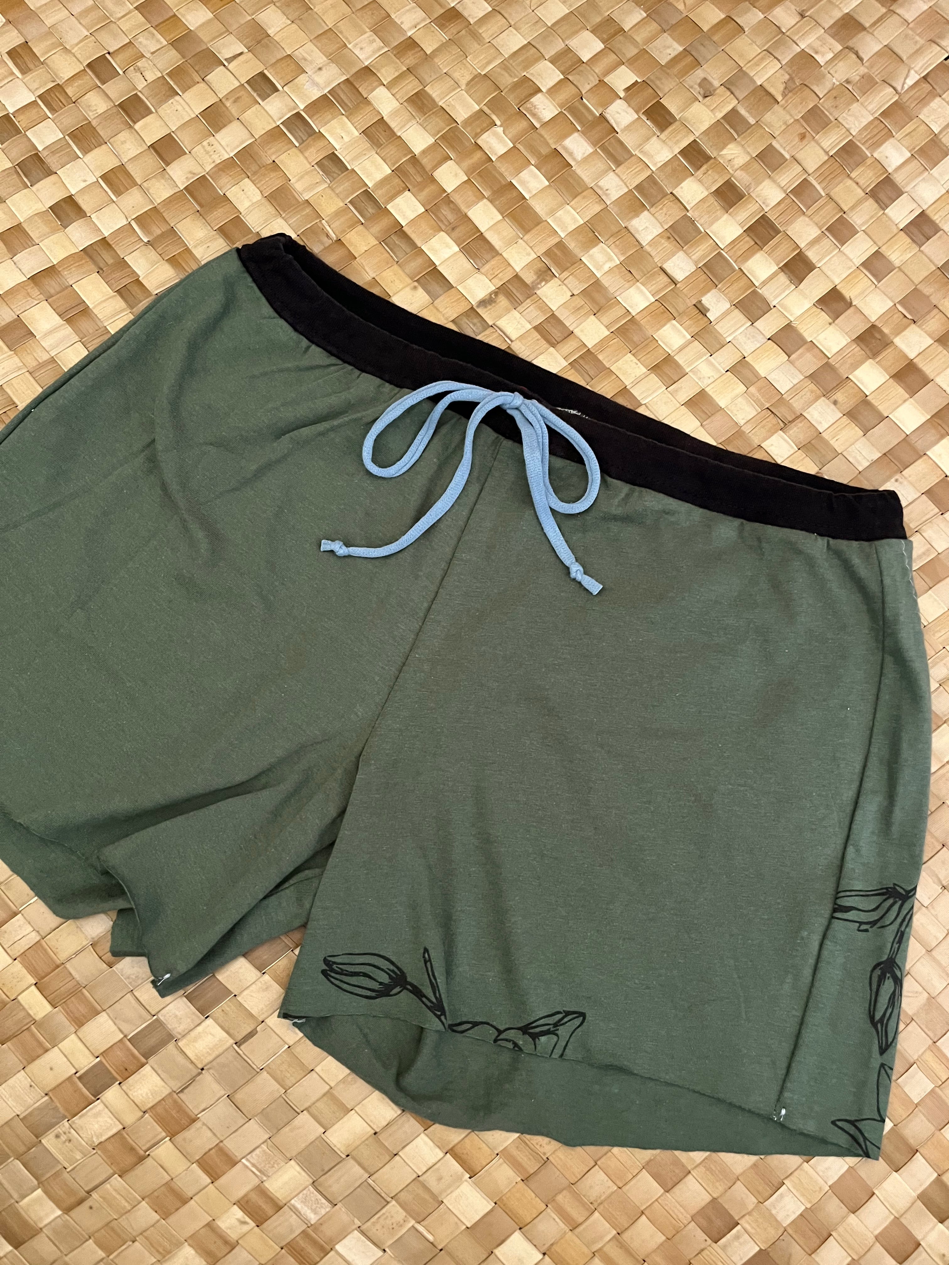 Ladies Size M "Green Let it Be Floral" Simple Shorty