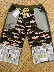 Ladies Size L "Pink Camo Ukuleke and Hula" Breezy Capri