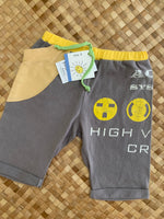 Load image into Gallery viewer, Kids Size 6 &quot;Grey &amp; Yellow High Voltage&quot; Beach Comber Shorts
