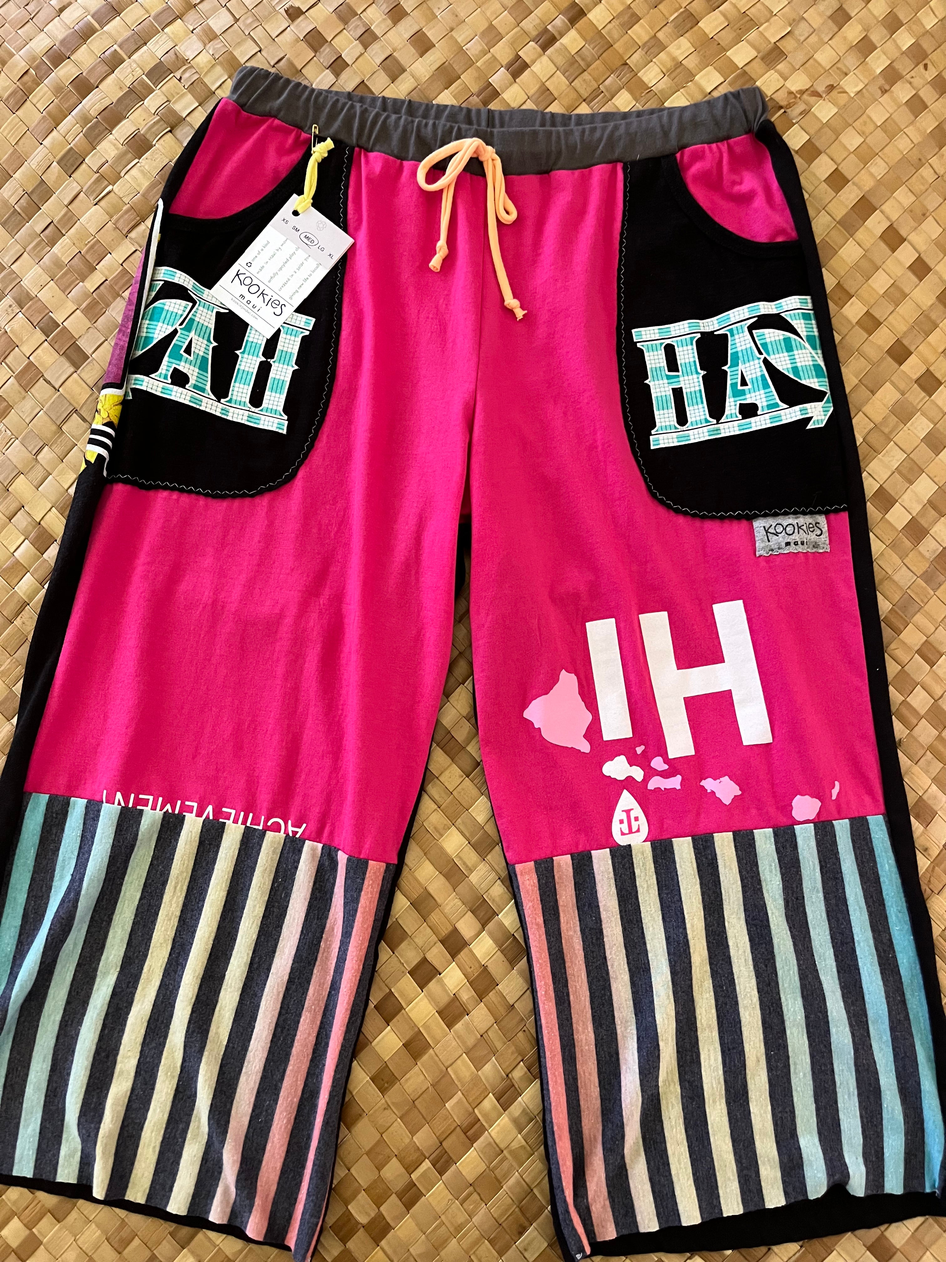 Ladies Size M "Pink & Black Maui Strong" Breezy Capri