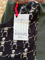 Load image into Gallery viewer, Mens Size M &quot;Black Skeletons Maui Dads are Aurite&quot; Kanikapila Shorts
