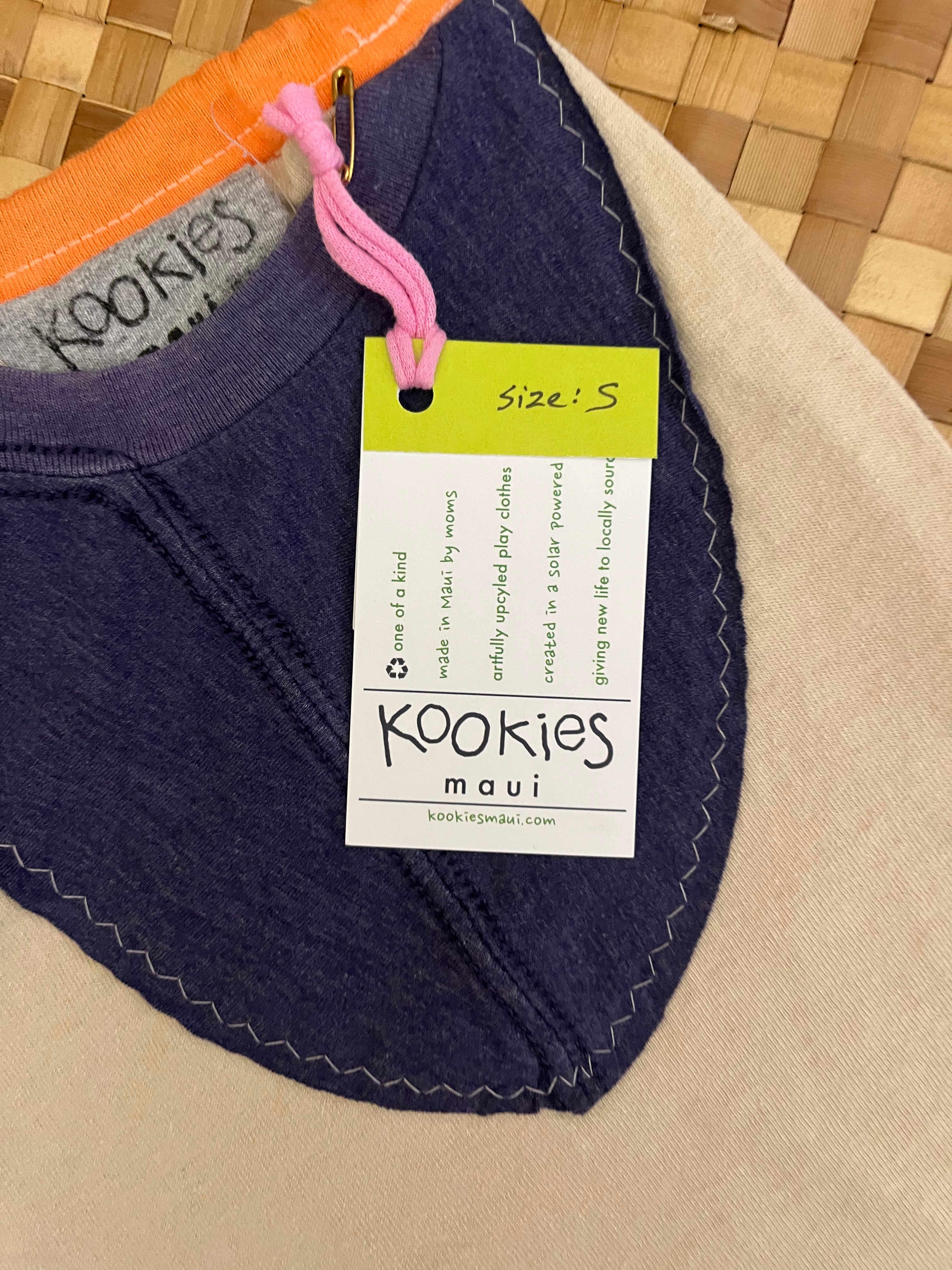 Ladies Size S "Tan & Purple Wavy Faces" Simple Shorty