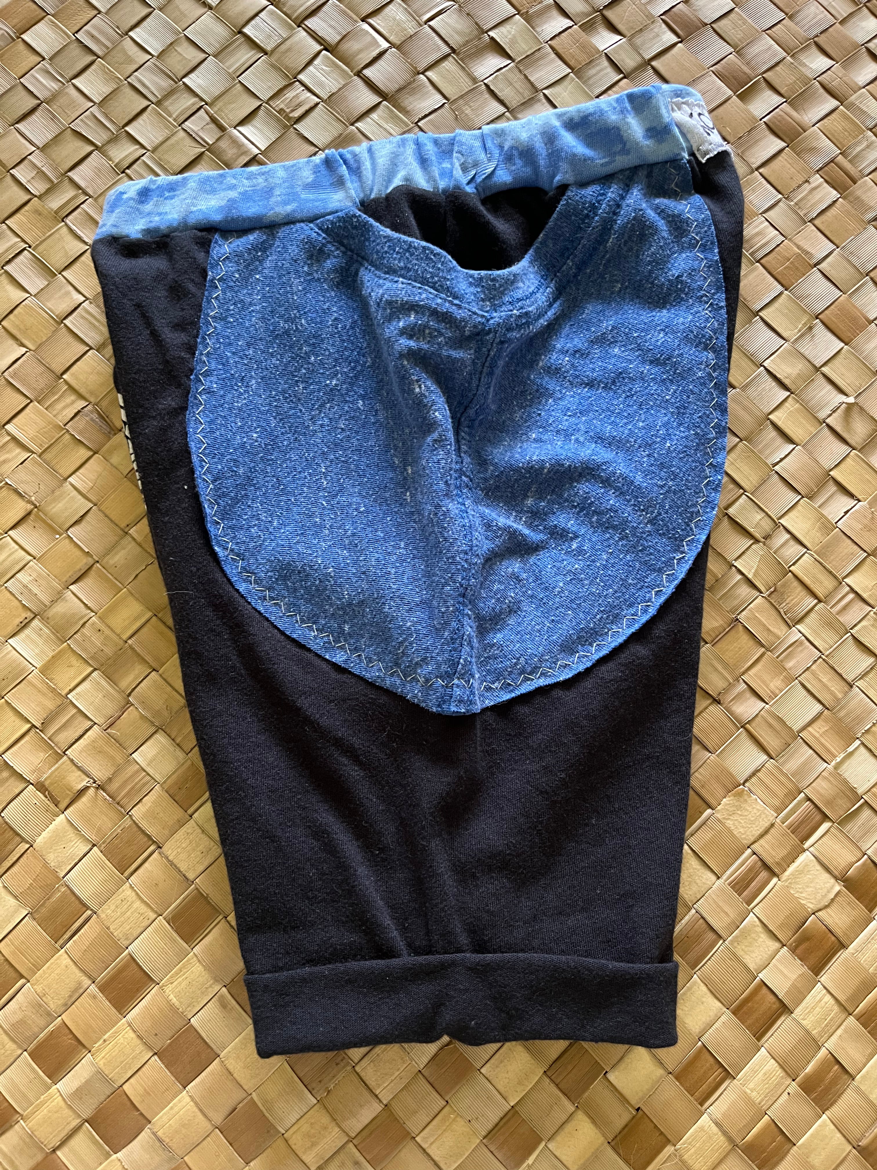 Kids Size 2 "Blue and Black Sea Turtles" Beach Comber Shorts