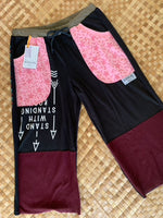 Load image into Gallery viewer, Ladies Size XS &quot;Black &amp; Reds Native American&quot; Breezy Capri
