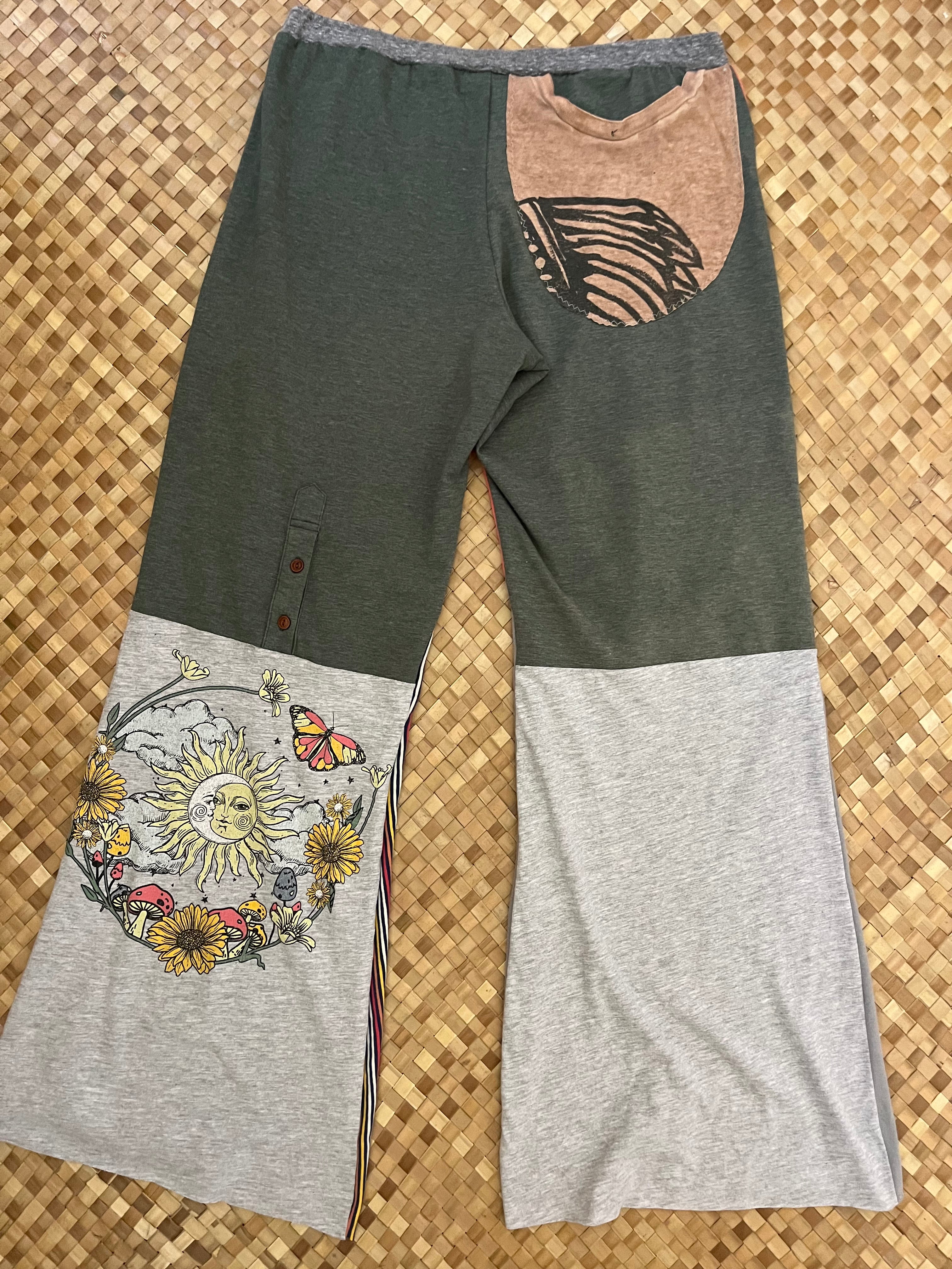 Ladies Size L "Salmon, Gray & Sage Ulukele and Flowers" Flutter Pants