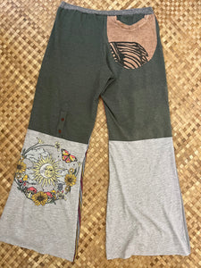 Ladies Size L "Salmon, Gray & Sage Ulukele and Flowers" Flutter Pants