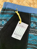 Load image into Gallery viewer, Ladies Size M &quot;Black &amp; Blue Maui&quot; Flutter Pants

