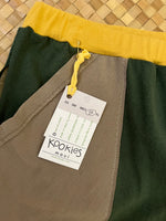 Load image into Gallery viewer, Ladies Size L &quot;Greens &amp; Gray Pineapple&quot; Flutter Pants
